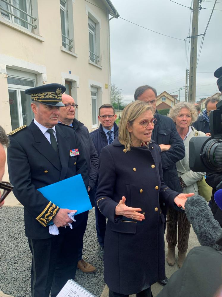 Un tiers des captages d'eau potable en France a fermé en 40 ans à cause de pollutions. La ministre Agnès Pannier-Runacher a présenté une feuille de route pour protéger les captages sensibles, notamment dans le Pas-de-Calais.