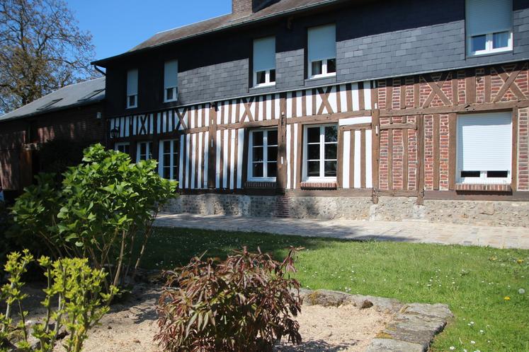 "La Ferme des marronniers", une maison de caractère dont l'ambiance bucolique et verdoyante de la campagne normande est appréciée des visiteurs.