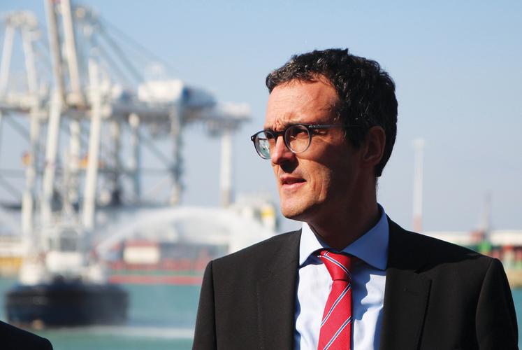 À peine nommé à Haropa Port, Benoît Rochet a posé, au Havre, la première pierre de la "chatière" qui doit donner un accès à Port 200 aux barges fluviales.