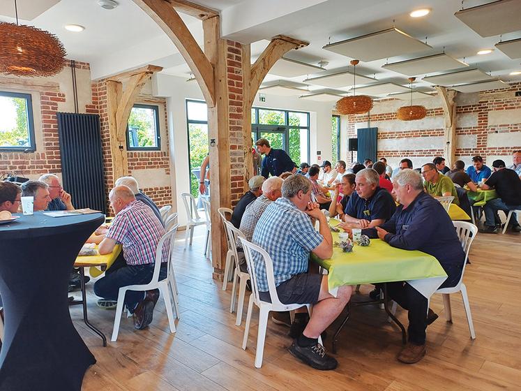 À l’heure de la pause, les échanges ont pu se poursuivre dans de très bonnes conditions.
