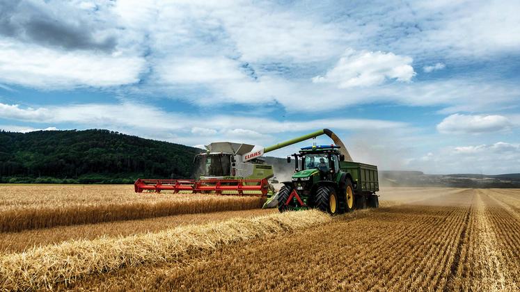 Selon Julien Hérault, pour compenser l’impact des lourdes machines sur le sol, il faut un système de production agronomiquement cohérent.