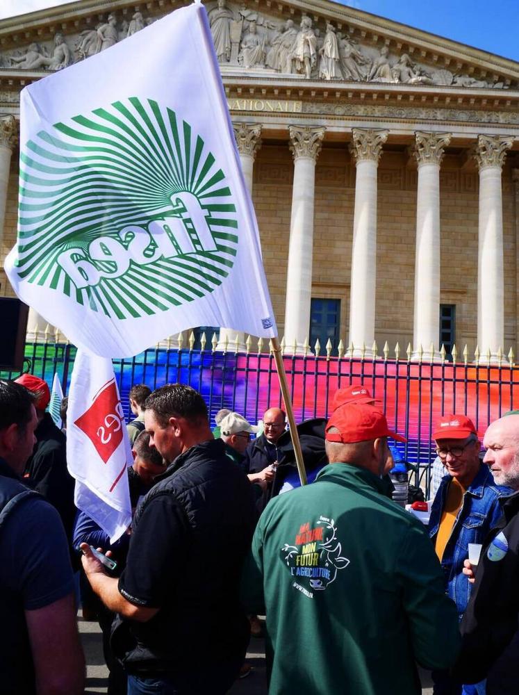 Ces mesures étaient très attendues par la profession agricole qui n'a rien lâché depuis des mois sur ce terrain.