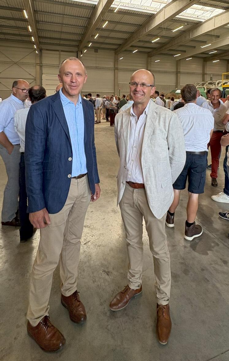 Olivier Quevilly (à droite) remplace Gabriel Benard à la présidence d'AgyLin