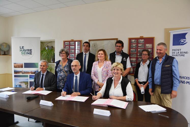 Une déclinaison de la charte d'engagement, présentée au Sia en 2024, a été signée le 26 juin à Saint-Gilles-de-La-Neuville par Jean-Baptiste Gastinne, vice-président de la communauté urbaine Le Havre Seine Métropole, représentant Édouard Philippe, Jean-Benoît Albertini, préfet de la Seine-Maritime, et Laurence Sellos, présidente de la Chambre d'agriculture, en présence des différents acteurs qui ont accompagné l'initiative dans ce territoire. 