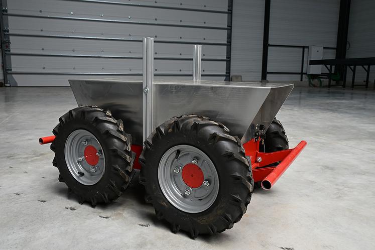 Un robot effaroucheur, 100 % autonome, sera commercialisé la saison prochaine.