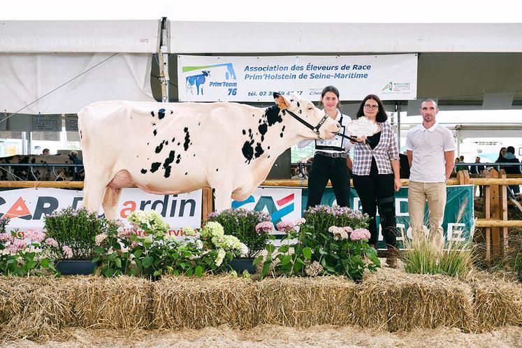 Réserve grande championne en race prim'holstein. 