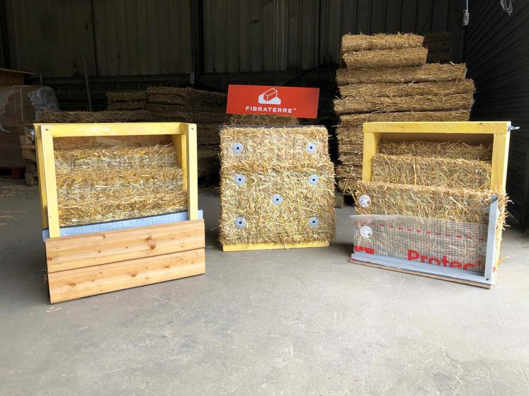 Panneaux isolants en paille Fibraterre.