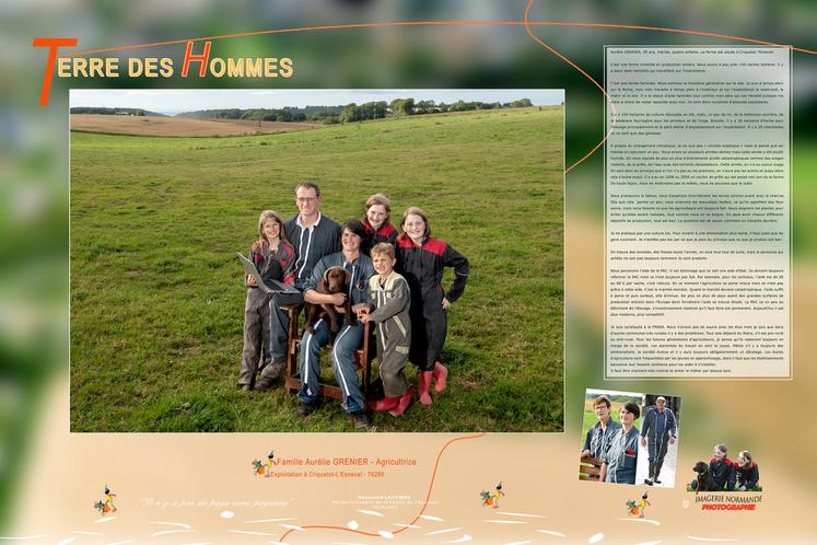 Aurélie Grenier, 39 ans, installée à Criquetot-l'Esneval, sur une exploitation laitière. Elle a choisi d'être photographiée équipée d'un ordinateur et en compagnie de son mari et ses enfants. 