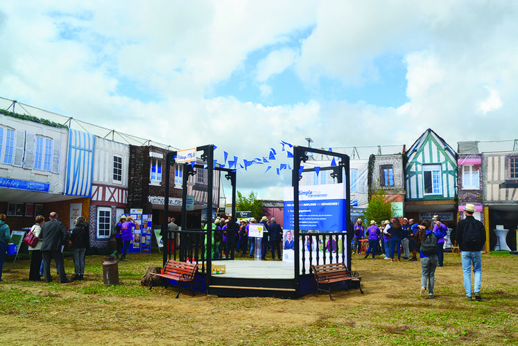 Le village normand reconstitué de la MSA a fait sensation.