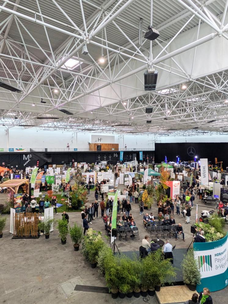 Près de 700 professionnels ont arpenté les allées pour échanger autour des enjeux de la filière végétale.