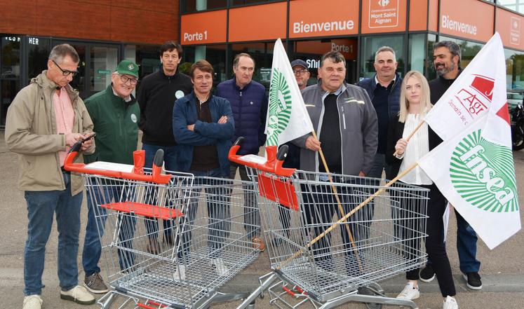 Une quinzaine de membres du CA se sont regroupés à la Zac de Mont-Saint-Aignan pour examiner l'origine des produits.