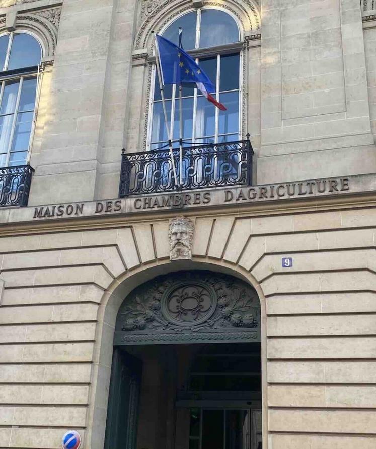 La Cour des comptes demande une régionalisation accélérée et une gouvernance plus rigoureuse des chambres d'agriculture.