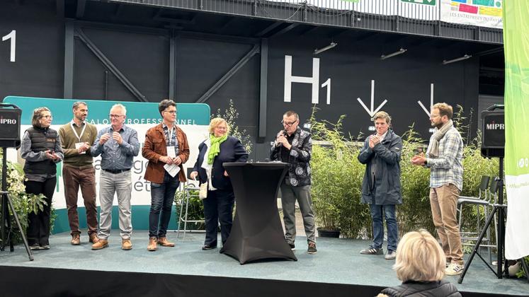 Ouverture officielle du salon en présence des représentants régionaux des principales structures du paysage et du végétal : Lucile Duval (Verdir), Aurélien Régné (Hortis), Jean-Jacques Amiot (Unep Normandie), Viviane Bertout-Barbey (Chambres d'agriculture de Normandie), Didier Anquetil (Astredhor Seine-Manche), Ludwig Willaume (Ville de Caen) et Franck Gaillet (Fédération française du paysage).