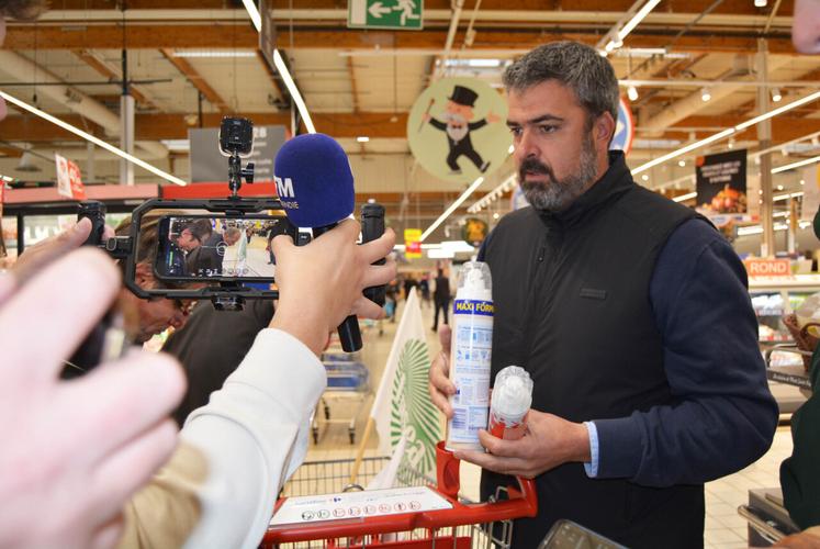 "Il faut savoir décrypter ce que l'on achète, souligne Philippe Levavasseur au micro de BFM Normandie. Tout est fait pour tromper le consommateur."