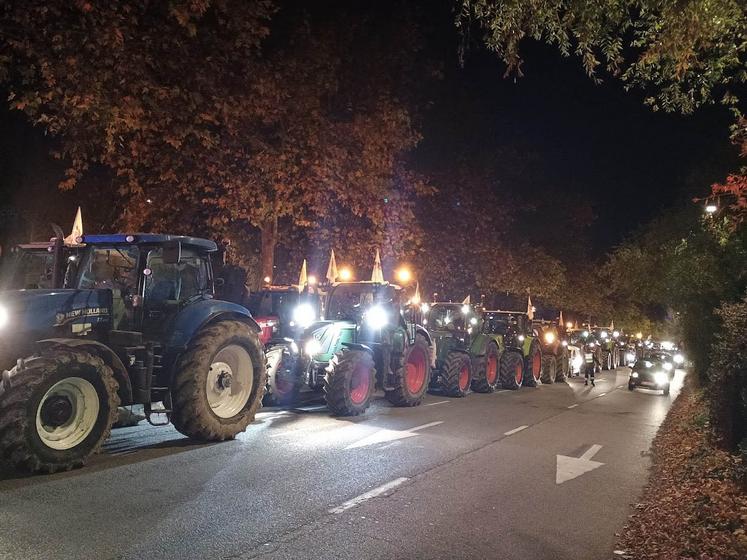 Défilé de tracteurs.