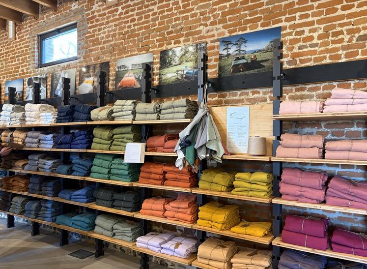 Le choix des coloris est conséquent ; jusqu'à 30 pour le linge de lit, de table et de décoration.