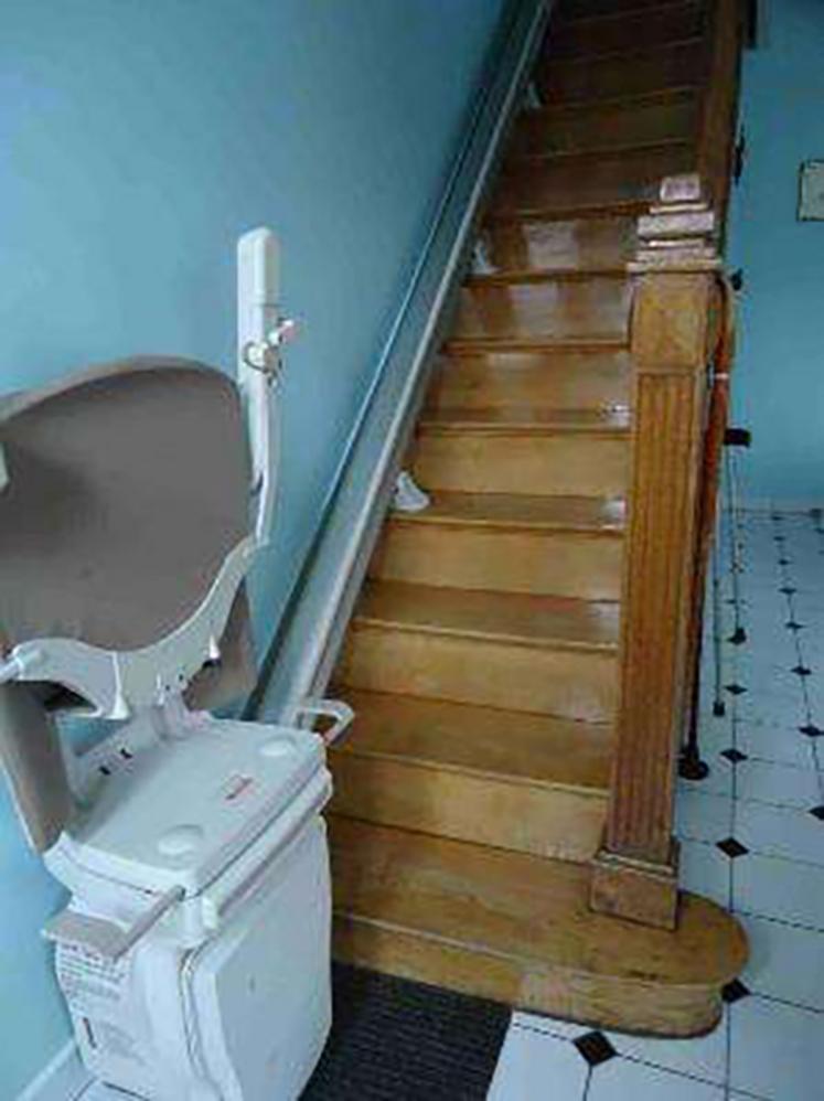 Délai d'installation. L'installation d'un monte escalier demande plusieurs semaines de délais du fait du sur mesure.