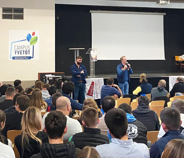 Questions-réponses avec Loïc Scalabrino, éleveur dans le Doubs, et Guillaume Eudier, président du GDMA 76. 