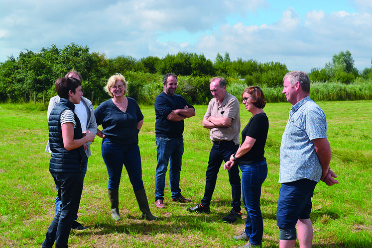 Rencontre avec la sous-préfète du Havre dans le marais de l’estuaire de la Seine.