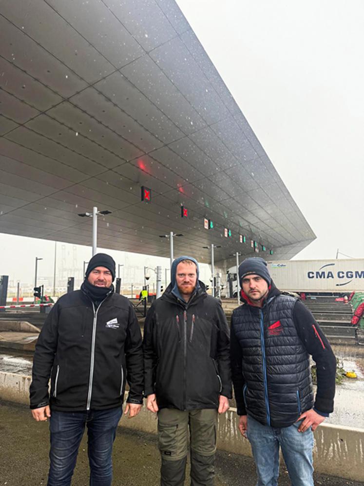 Toute la journée de dimanche, les élus JA ont répondu aux questions de la presse. Parmi eux, de g. à d. : François-Xavier Hupin, secrétaire national adjoint de JA national (et céréalier du Calvados), Emmanuel Roch, président de JA Normandie, et Justin Lemaitre, secrétaire général adjoint de JA 76.