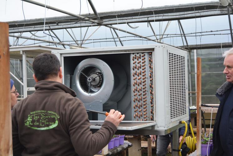 Le déshumidificateur assainit l'air de ses serres et lui permet de réaliser d'importantes économies d'énergie.