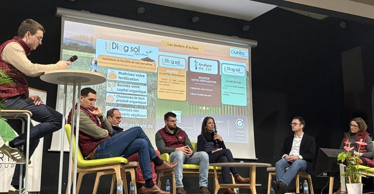 Table ronde de la rencontre Agronomie et Innovations le 4 février. « Tout ce qui est mis en œuvre au niveau de l'exploitation peut trouver un soutien financier et un accompagnement technique ».