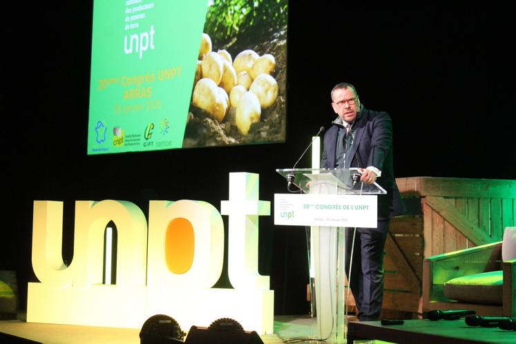Geoffroy d'Évry a ouvert le congrès avec un hommage à Éric Béguin, ancien président et pilier d'Expandis,
décédé le 18 janvier.