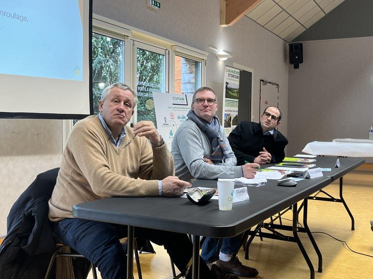 La Fédération est composée de 13 administrateurs, "mais les volontaires sont les bienvenus, nous pouvons aller jusqu'à 18". "On tient trois à quatre conseils par an", remarque Vincent Leborgne, président, entouré de Benoît Ferrand et Mickaël Rudi.