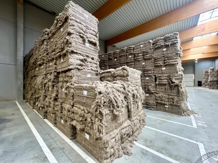 Les premières 400 tonnes de fibres courtes partent pour la Chine.
