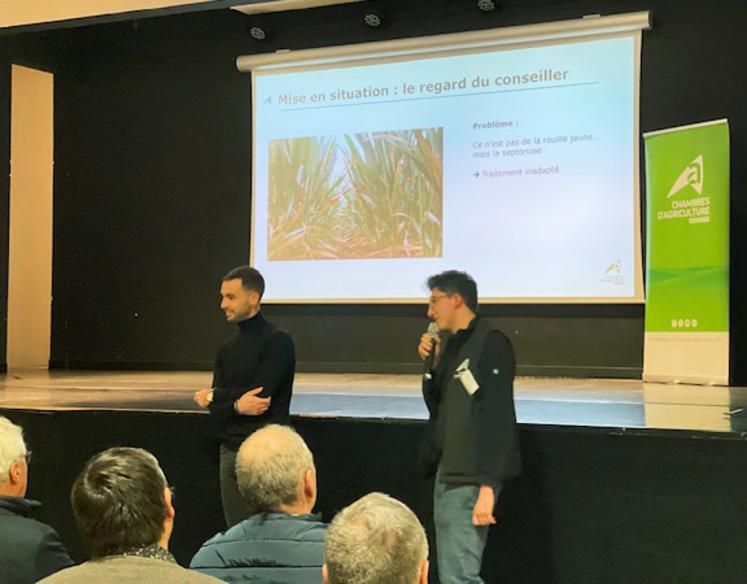 Florian Fougy (à gauche), responsable numérique & data des Chambres d'agriculture de Normandie, et Hugo Sigel, conseiller cultures, ont animé la soirée.