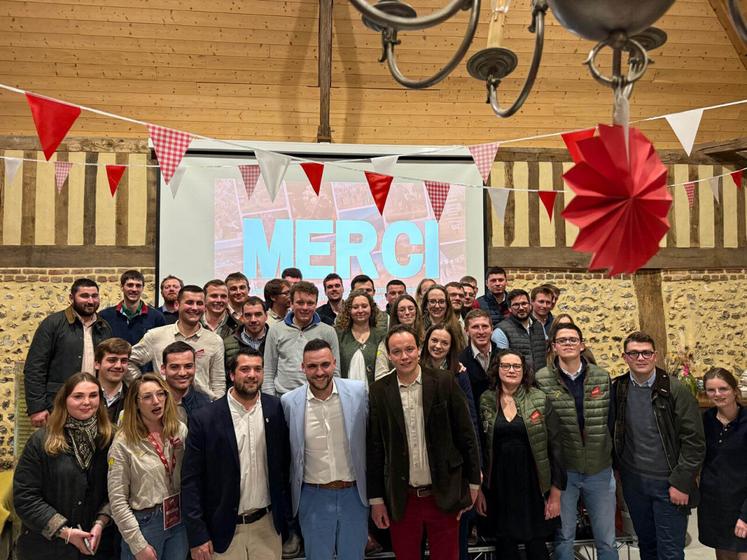 La nouvelle équipe du conseil d'administration de JA 76.