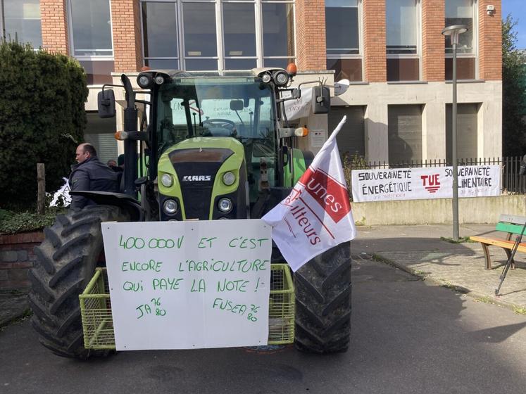 Pas de négociation, pas de pylônes préviennent les agriculteurs !