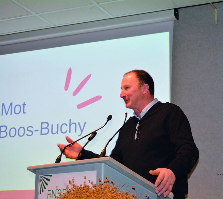 Le mot d'introduction de Sylvain Lambert, polyculteur-éleveur à Cailly, qui a présenté le SEA de Boos-Buchy. 