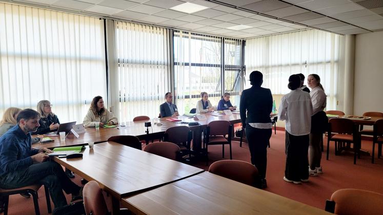 Dernière étape : les étudiants de l'IUT d'Évreux défendent leur projet"Bul'Or" devant le jury. Une prestation décisive qui leur a permis de décrocher le prix"Inno'Sens".