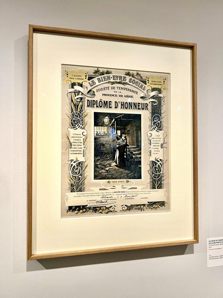 Des diplômes étaient remis par des sociétés de tempérance.