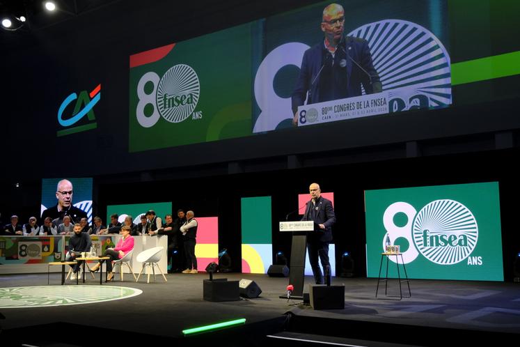 Congrès de la FNSEA à Caen le 2 avril. Discours d'Arnaud Rousseau, président de la FNSEA devant Annie Genevard, ministre de l'Agriculture, de l'Agroalimentaire et de la Souveraineté alimentaire, et Pierrick Horel président des Jeunes agriculteurs (JA).