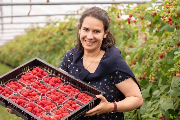 Anaïs Choquet, 31 ans, cogérante d'une exploitation fruitière de 30 ha
à Saint-Laurent-de-Terregatte (50).