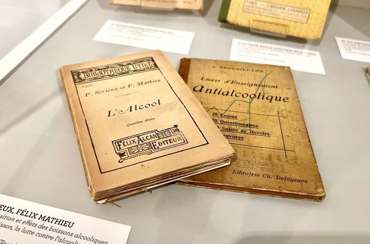 Des cours contre l'alcoolisme étaient proposés dans les manuels scolaires.