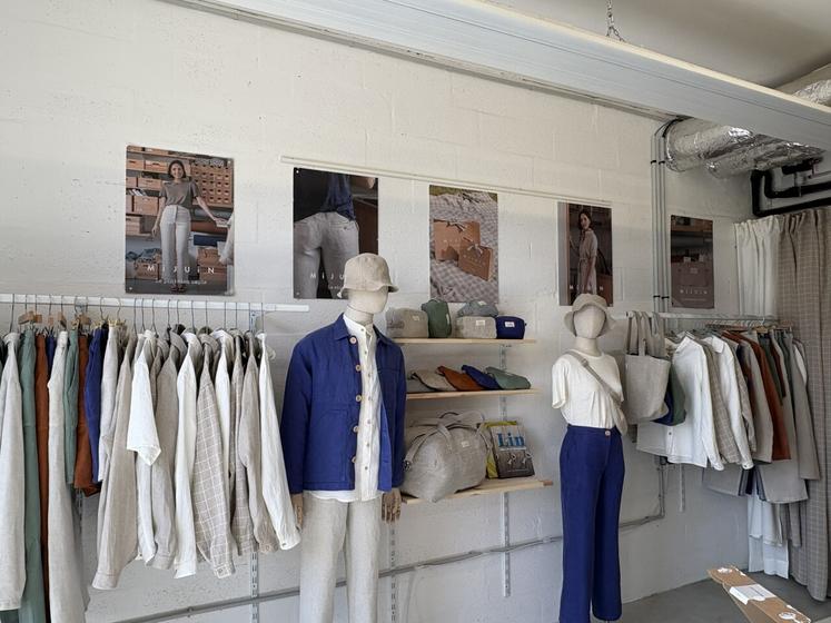 Le showroom est ouvert aux clients du lundi au vendredi de 10 h à 16 h.