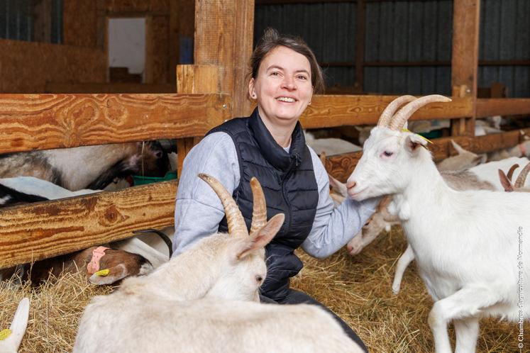 Depuis 2020, Cindy élève des chèvres près de Dieppe et produit des fromages de chèvre.
