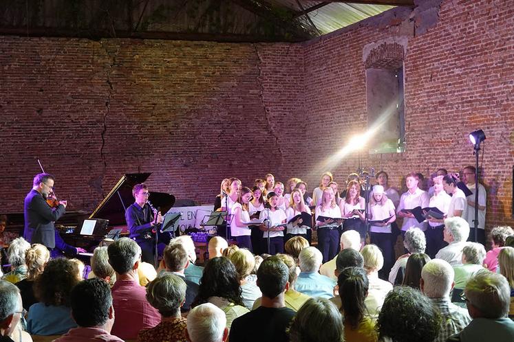 Les Prés d’Artemare à Saint-Vaast-Dieppedalle (22 juillet).