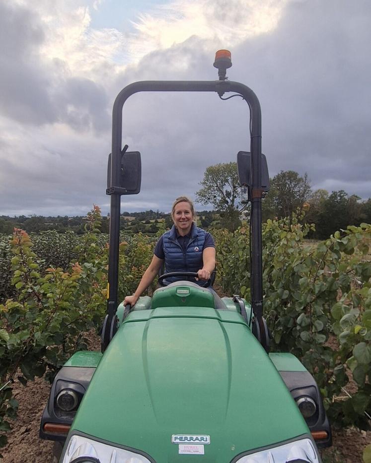 Sophie Hewertson, 45 ans, pépiniériste à Quettreville-sur-Sienne (Manche), spécialisée dans la production de palmettes fruitières sur 50 ha.