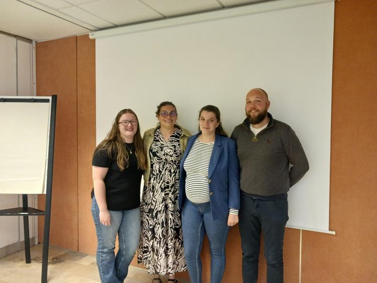 Le nouveau bureau de Prim'Team 76. De g. à d. : Fleur Colboc, vice-présidente ; Laurence Despeaux-Morand, présidente ; Coralie Aupert, secrétaire, Émilien Colboc, trésorier.