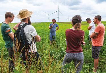 La Chambre d’agriculture propose notamment chaque année une offre de formations qui colle aux attentes des agriculteurs qui souhaitent se former à la production de nouvelles cultures sur le territoire.
