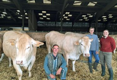 Sébastien et Sandrine Corruble accompagnés de leur fille Cécile.