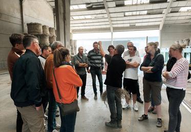 Visite de la coopérative agricole du Vert Galant à Saint-André-sur-Cailly.