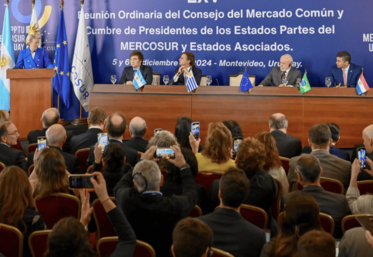 « Les procédures et négociations sont terminées, le temps est venu de passer à la phase des accords », estime-t-on dans l’entourage de la Commission.