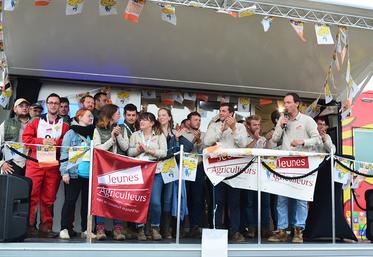 Discours de clôture. Jean Puech Pays d’Alissac et Jérôme Malandain remercient chaleureusement et avec émotion l’ensemble des participants, des partenaires et bénévoles sans qui l’aventure n’aurait pas été possible.