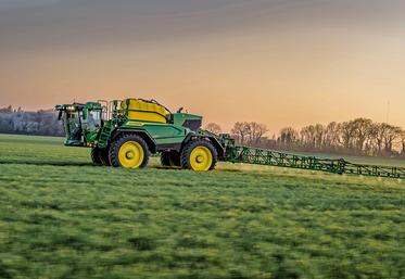 Fabrication 100 % John Deere, le 500 R se décline en deux versions d’une capacité  de 4 000 et 5 000 litres.