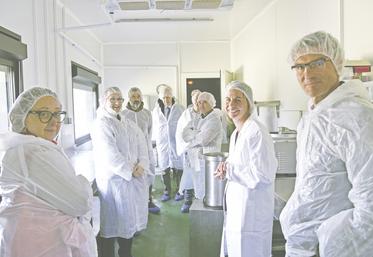 Gazeran (Yvelines), lundi 15 septembre. Une cinquantaine de personnes ont pu assister par petit groupe à une visite de l'atelier.